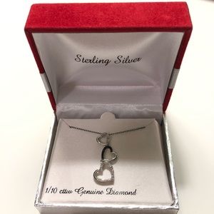 ❤️NWT Silver and Diamond Triple Heart Necklace!❤️